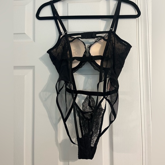 Victoria’s Secret black lace, Teddy, new tag size medium - Picture 2 of 3